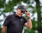 Фил Микелсон вынужден пропустить первый этап сезона LIV Golf
