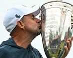Гольфист из LIV Golf триумфально дебютировал на "ветеранском" мейджоре